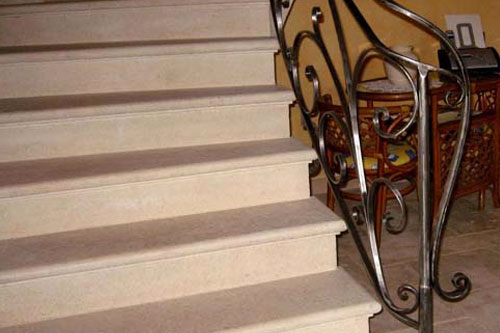 Escalier en pierre naturelle